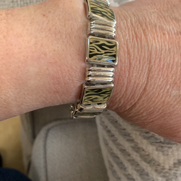 Other - Magnetic clasp bracelet